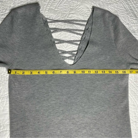 Nordstrom Trouvé Gray V-Neck Lattice Back Cashmere Blend Sweater Women’s Size M - Picture 5 of 9